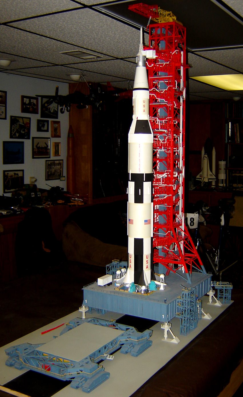 Apollo Saturn V on launch pad - FineScale Modeler - Essential magazine ...